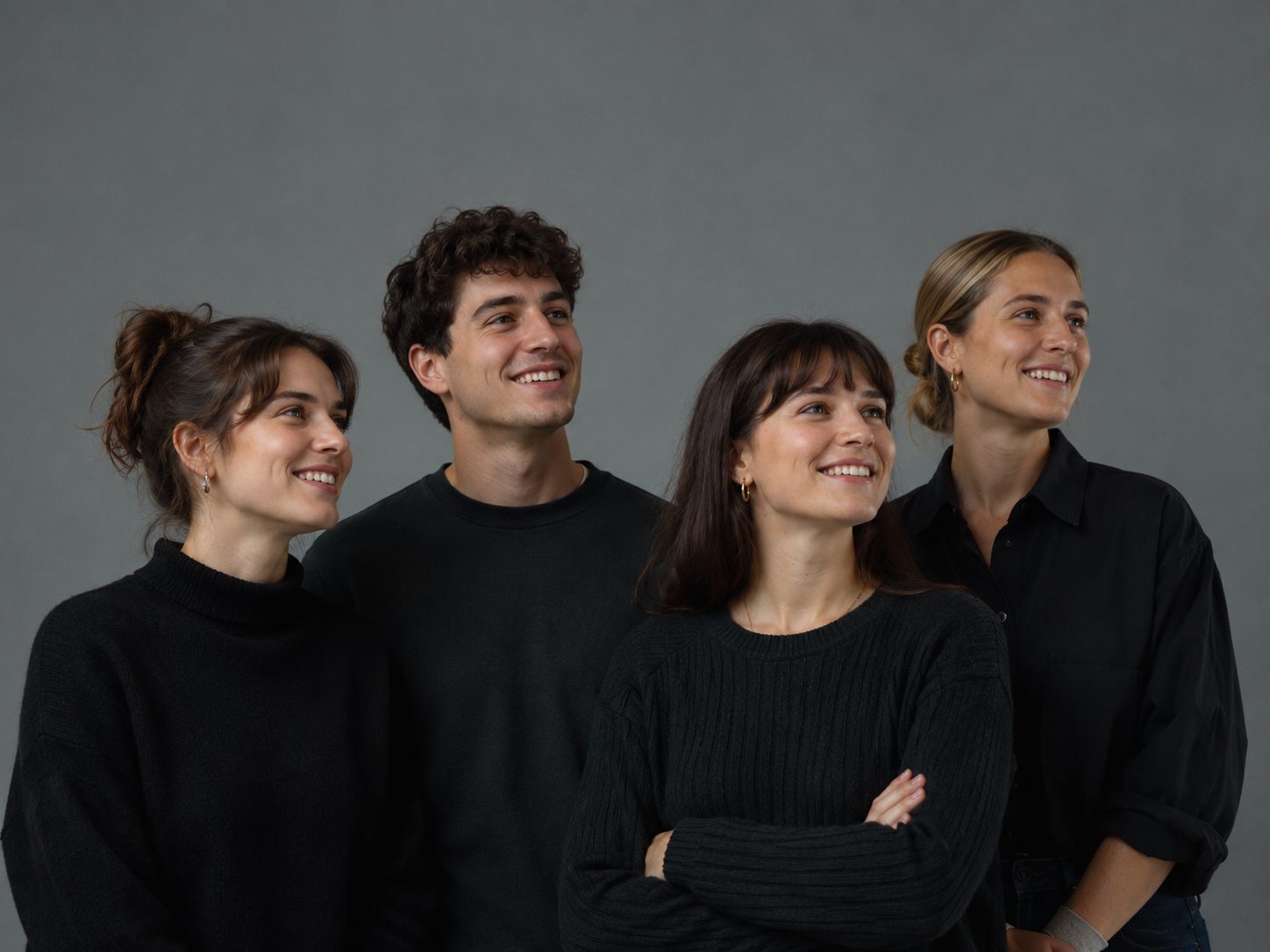 Equipo trabajando en colaboración